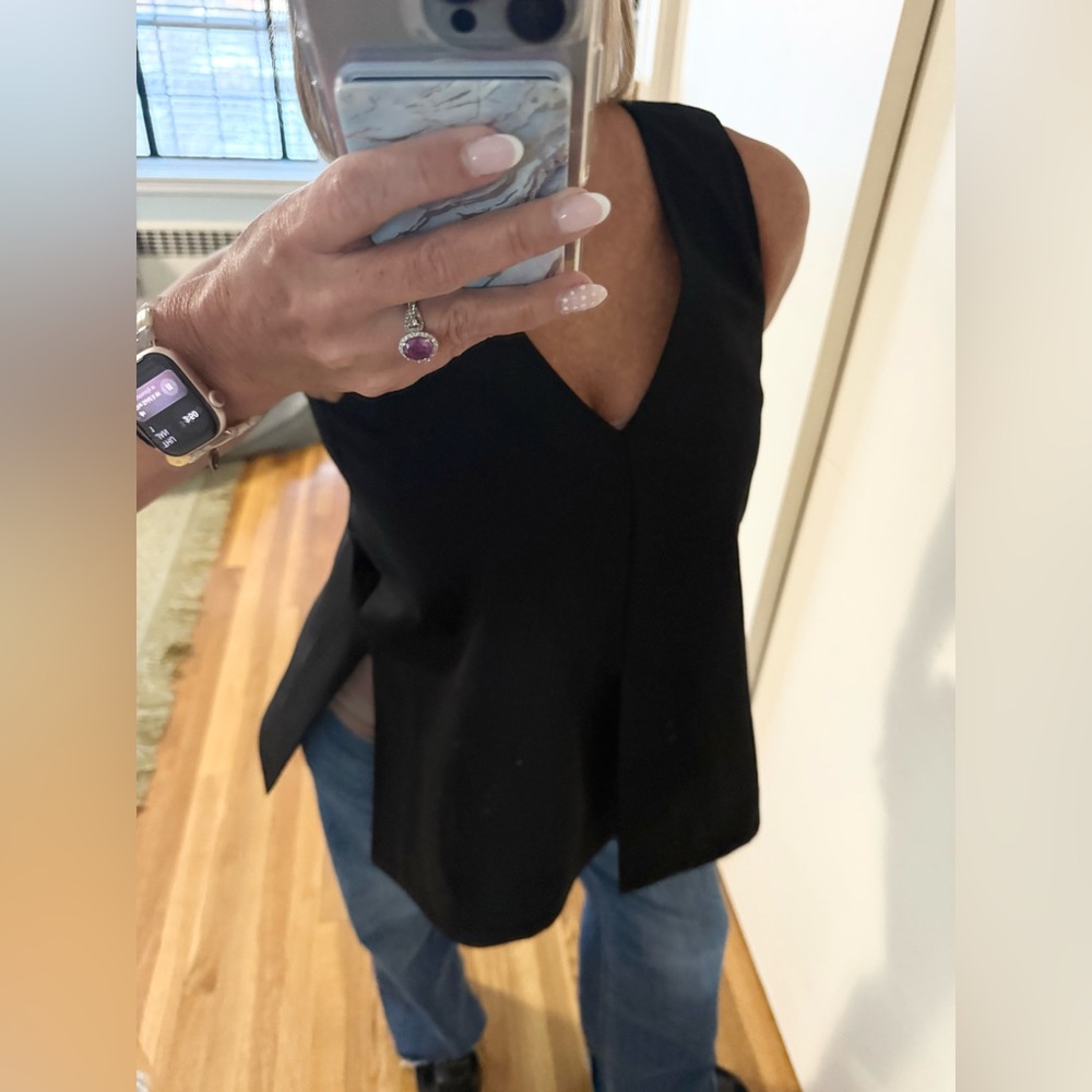 Hannes Roether Open-pleat Black V-Neck Sleeveless Top Chic Minimalist